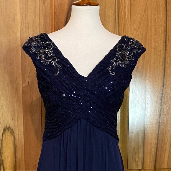 Violets & Roses - Lace & Sequins Blue/Silver Full-Length Formal/Prom Gown, EUC 4 - Picture 2 of 16